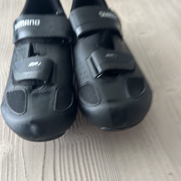 Shimano cycling shoes w/ look delta clips included - Picture 7 of 7